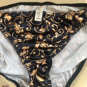 5 VS panties, the red with flowers is new, the other 4 are gently use